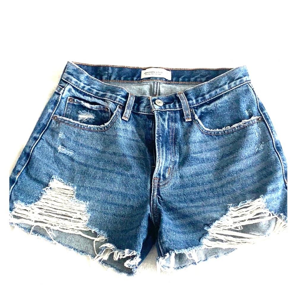 Abercrombie mid rise boyfriend shorts